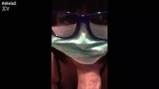مراهقة عربية ساخنة تمتلئ فمها في إباحية الحجر الصحي