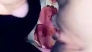 فتاة عربية ساخنة تمص بقوة وتتلقى القذف داخلها