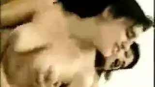 السحاقيات الفاسقات يبتلعن سائل نائب الرئيس المنوي الساخن