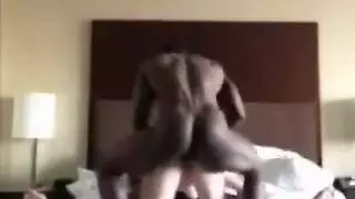 ميراث منحرف: الأب والوريثة يتشاركان رجلاً مثيراً في مشهد صريح