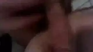 استمناء في المقعد الخلفي وأنين صريح