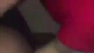 جمال وقح يعطي مصة قوية وجلسة يدوية