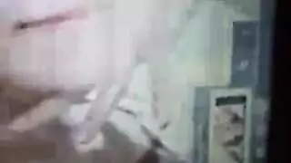 الإباحية المزدوجة: قضيبان يمددان مهبلها المبلل بعنف