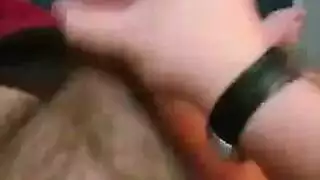 التعرض في العمل يتحول إلى جماع جماعي مثير