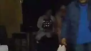 الرقص على المسرح عارية