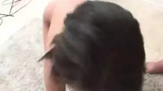لعبة القوة السياسية: جماع حلق عميق مع نائب رئيس