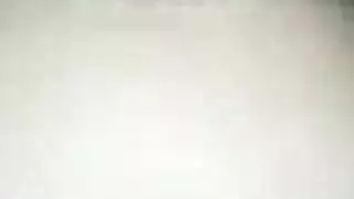 رجل يتألم ويستمني
