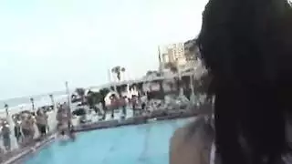 عجوز ينيك بن صغيرة