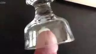 المشهد الإباحي الأول لفتاة صغيرة مع إيلاج مزدوج
