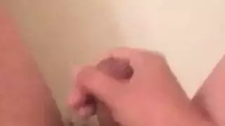 وقت استحمام مراهقة يتحول إلى جنس شرجي قاس