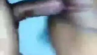 مراهقة مقيدة مجبرة على مص قضيب أثناء الرحلة بالسيارة