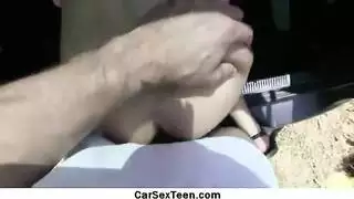 مراهقة ساخنة في مشهد مص ونيك صريح