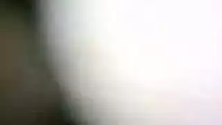 آشلي تختنق بقضيب صلب في جلسة مص مكثفة