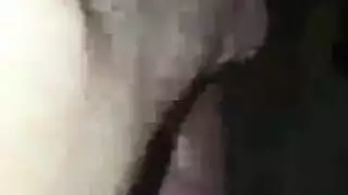 الفتاة الهاوية تُستَخدم من قبل مجموعة من راكبي الدراجات النشطين جنسياً