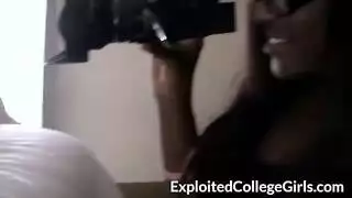 سكس صديقة وخيانا الزوجة بألعاب الفيديو