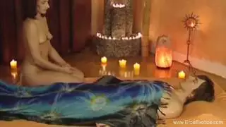 إطار رومانسي لمهرجان لعق فرج مثير ومبتل