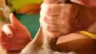 شرج غير محمي يُدفع إلى الحد مؤلم ومرتاح