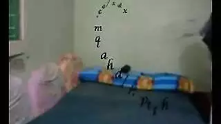 لقطات تجسس: نيك جماعي لفتاة مصرية في الغرفة دون علمها