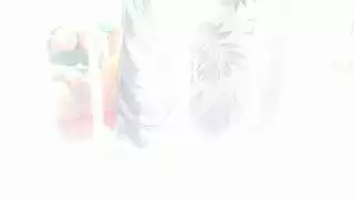 جارتي الجميلة متحمسة