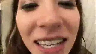 مدير ذو قضيب كبير يضرب شرج الآسيوي بعمق