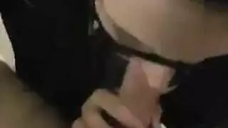 عاهرة كرتون xxx تأخذ قضيبًا قاسيًا في شاحنة نقل