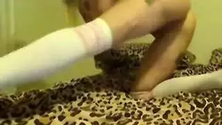 طالبة تعاني ماليًا تمارس الجنس بقوة في العلن من قبل أب متزوج