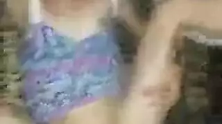 مهبل زوجتي يقطر من تلقيني الماهر بأصابعي