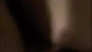 اثنان من ذوي الأصول الأفريقية يضربان حبيبة سابقة في فيلم إباحي