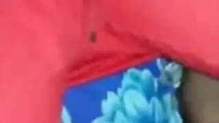 السمراء آريا تُمارس الجنس بقوة مع البستاني في مشهد كوميكس إباحي