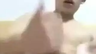 حار مثلي الجنس الآسيوية صديقة الحصول على اصابع الاتهام على كاميرا ويب