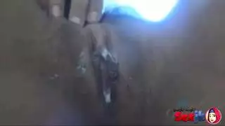 الزنجي ناكها وقذف في كسها الاخلو