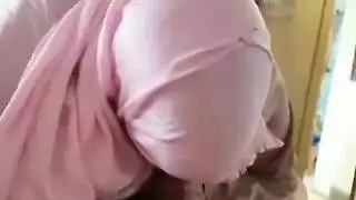 بنت تمص العير وتجعله يقذف