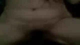 عاهرة مصرية تتعرض لضرب قوي في طيزها