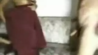 مشهد جنسي مثلي صارم: قضيب أسود يسيطر على فتى أبيض