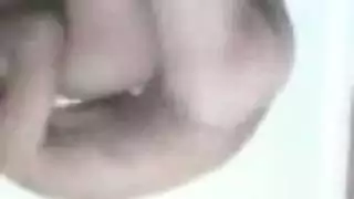 فهيم ذو القضيب الكبير يضرب بقوة في مشهد إباحي