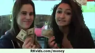ديوث مصرى يستمني بينما زوجته تتعرض لجماع شرجي قاس