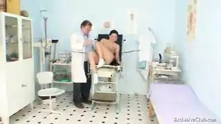 زوجة الأب الشبقية تطلب شرجًا صارمًا