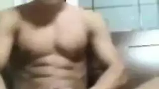 أفلام سحاقية إباحية: فتاة ساخنة تدلك بظرها حتى تبلغ الذروة