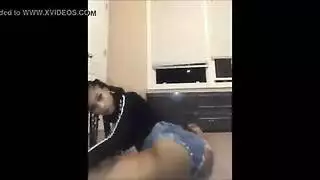 أم شقراء تبتلع كل قطرة من السائل المنوي