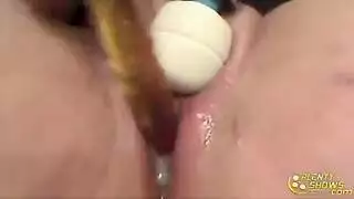 كس ضيق يُملأ بقضيب كبير في مشهد بورنو صريح