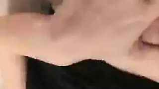 عاهرات هاويات يأخذن قضيبًا سميكًا بخشونة