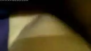 أول ثنائي جنسي صعب لمراهقة خجولة مع صديقها وأبيها