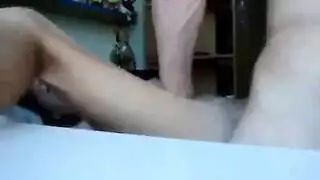 فرج مندي لفتاة نحيلة في جنس عنيف