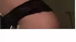واحده وهي بترقص تروح قالعه هدومها