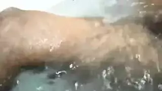 عاهرة البحيرة تبتلع السائل المنوي بعد وضعية الكلب المكثفة