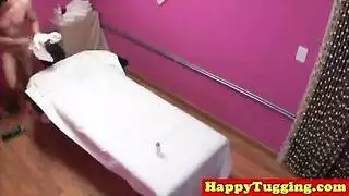مدلكة اللعب المزدوج لاعبة جمباز