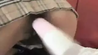 مضيفة جوية تقابل رجلاً في الحمام وتنتهي بالأمر بشكل جامح