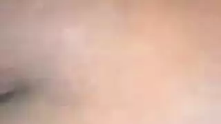 جامعو المؤخرة الكبيرة يمارسون الجنس في مشهد ملابس داخلية إباحي