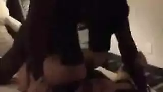 مداعبة القلفة وإنهاء بالقذف الداخلي