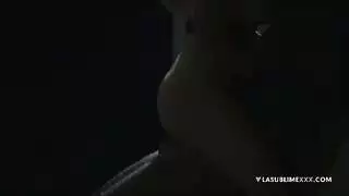 سيناريو إباحي: عميل زب طويل يقيد الفتاة ويجبرها على الركوب